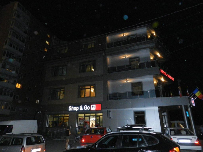 Others 4, Hotel Marinii, Municipiul Bucuresti