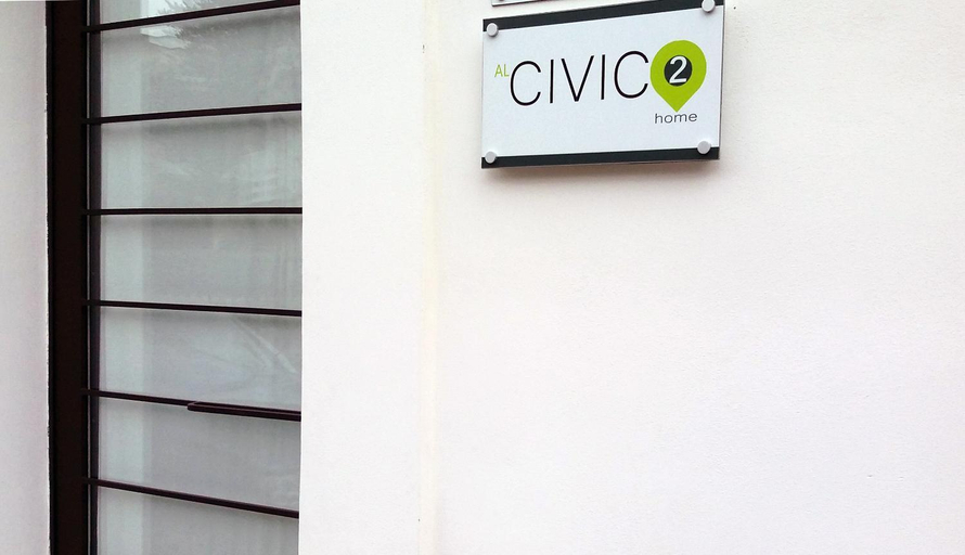 Others 4, Civico 2, Taranto