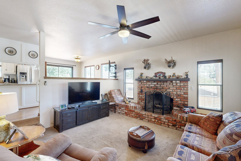 Interior, Lazy Bear Cabin #554, San Bernardino
