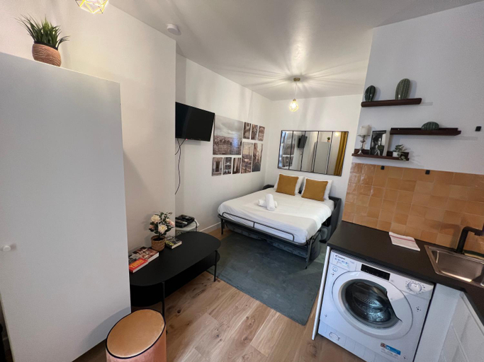 Others 4, Tour Eiffel Apartment, Paris