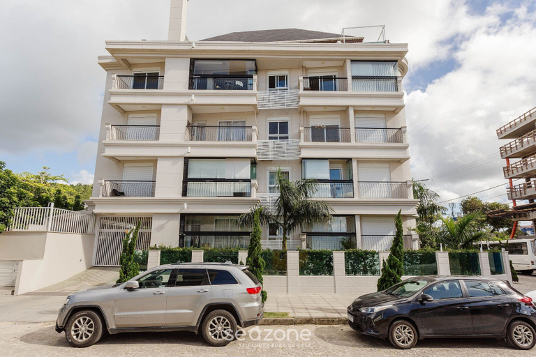 Exterior, Apartment w/ Pool, 85m From Beach in Jurere Ptj203, Florianopolis
