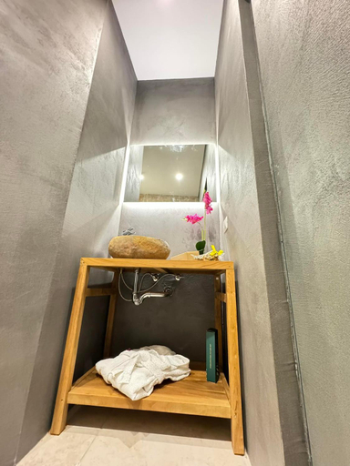 Others 4, Amale Suite 27 Emotional Relax, Bari
