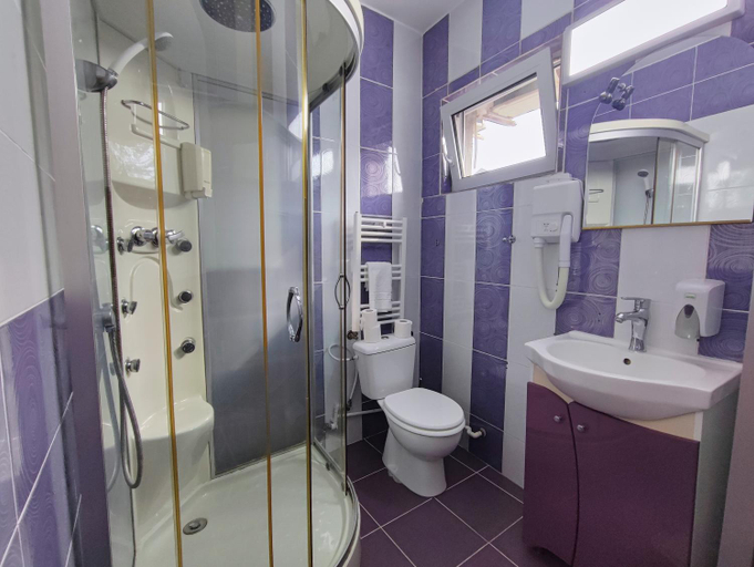 Bathroom 2, Iris Boutique, Otopeni