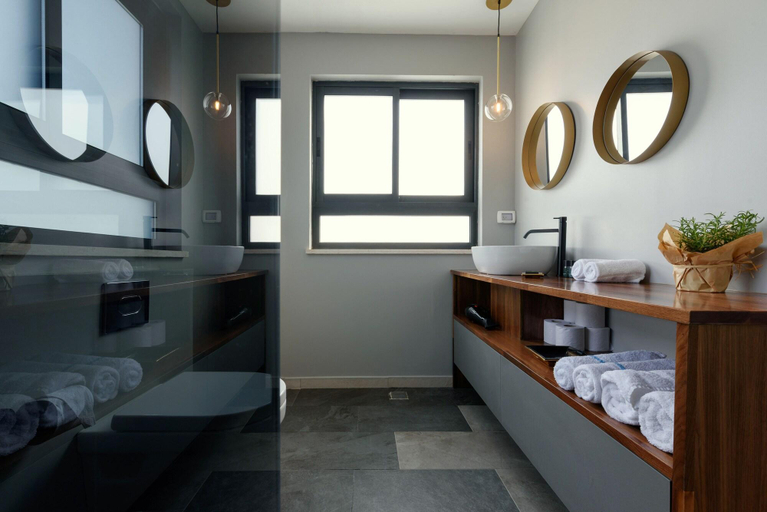 Bathroom 5, The Roof - By Sea Land Suites