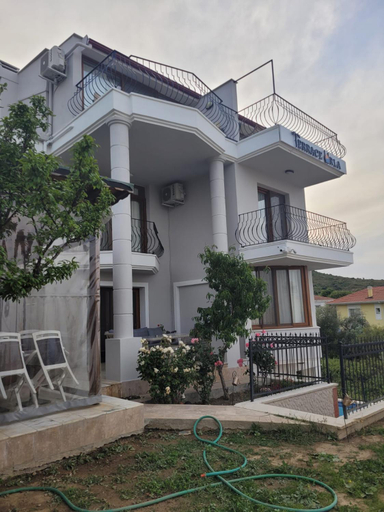 Others 5, Terrace Urla, Urla