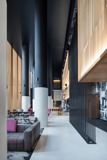 Public Area 3, Hotel Monville, Montréal