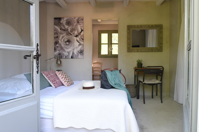 Others 5, La Maison De Becaras, Vaucluse