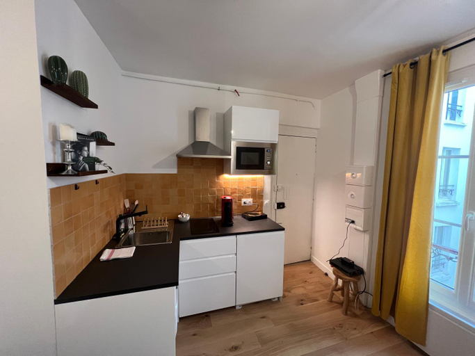 Others 5, Tour Eiffel Apartment, Paris