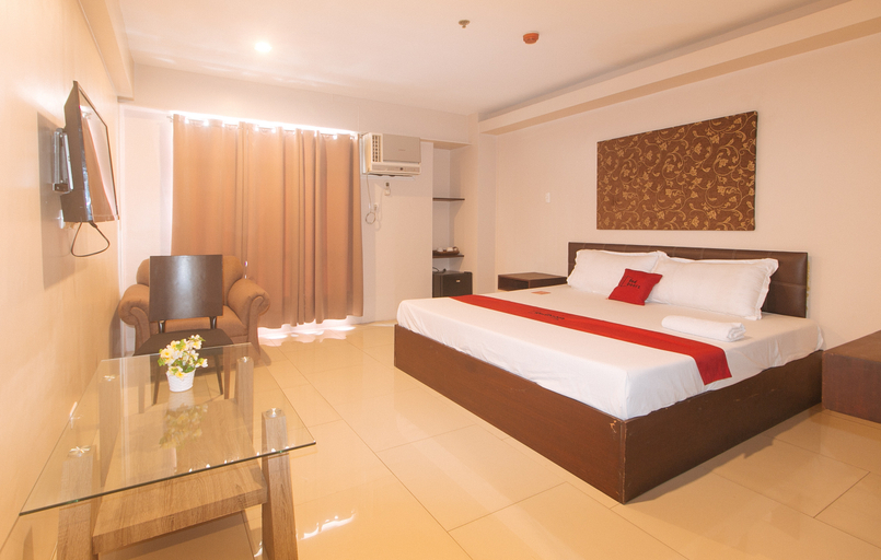 Bedroom 3, RedDoorz @ Regina Hometel J Victor, Makati City