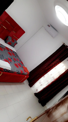 Others 2, Residence OUZA, Dakar