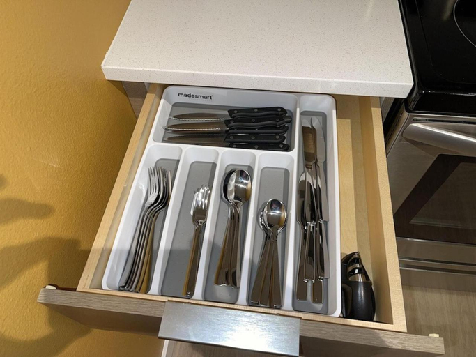 Others 4, Full Kitchen-youtubetv-smart Locksking Bedtop Fl, Pierce