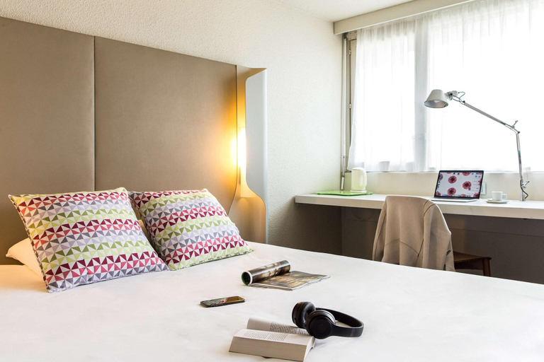 Bedroom 3, Hotel Campanile Grenoble Sud - Seyssins, Isère