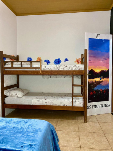 Others 4, 3BR, 3BA Cosmic Home Sleeps 12! With a Lux Jacuzzi, Alto Paraíso de Goiás