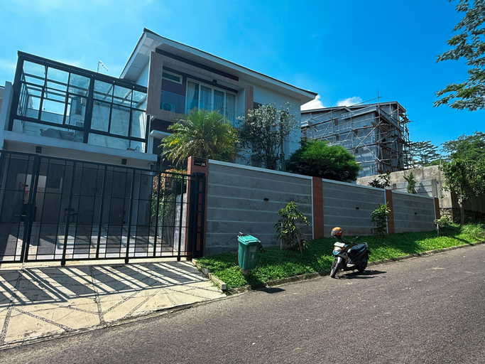 Exterior & Views 2, Villa Paul Sentul by VASAKA VILLA, Bogor