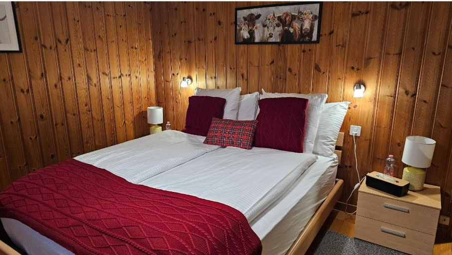 Bedroom 2, Boutique Hotel Alpina, Interlaken