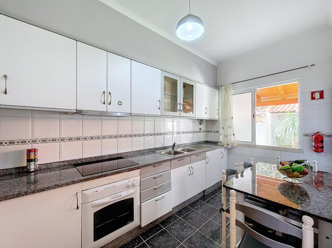 Kitchen 3, Eddys House by Atlantic Holiday, Machico