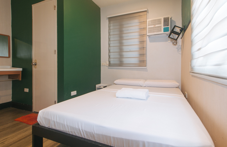 Bedroom 2, Maine Residences Leveriza by RedDoorz, Pasay City