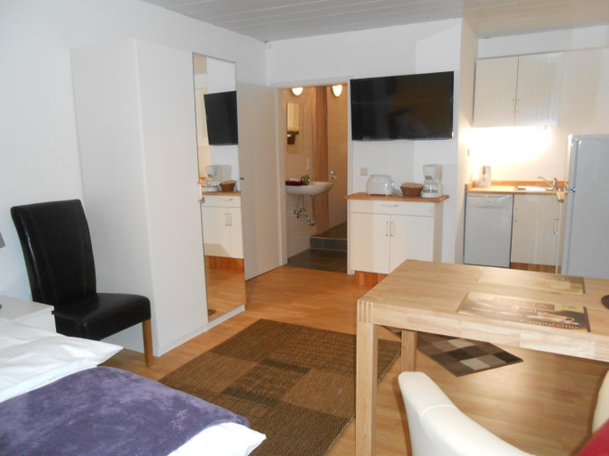 Others 5, Warum ins Hotel, Heilbronn