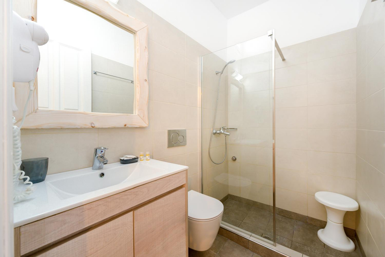 Bathroom 3, Caldera Butterfly Villas, South Aegean