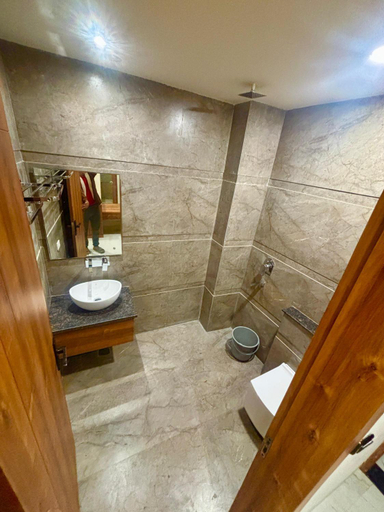 Bathroom 3, Hotel Majestic Heights, Agra