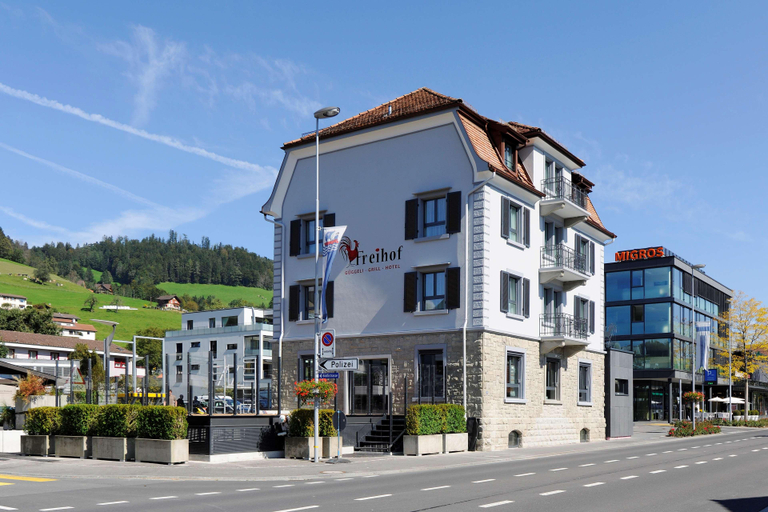 Exterior & Views