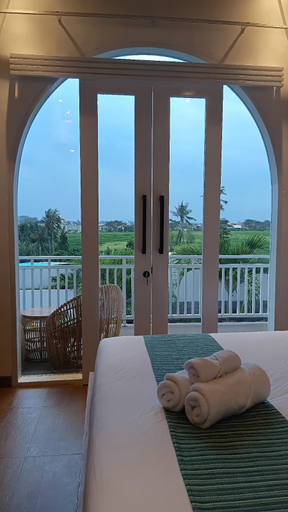 Jasmine River Guest House Room Type - Standard room with balcony and view
