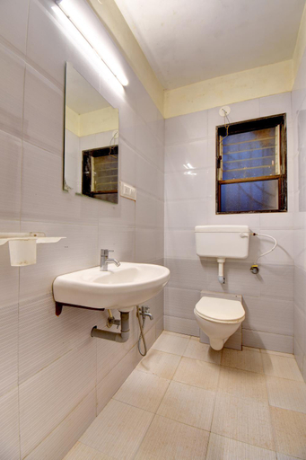 Bathroom 4, Hotel Padmavati Palace, Satara