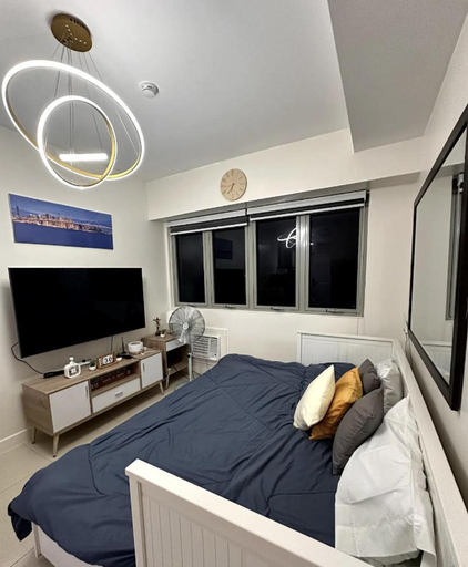 Others 4, Modern Studio w 55 inches 4K Smart TV, Pool, and More, Quezon City