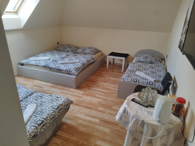 Others 4, Ceramika Boleslawiec - Pensjonat, Bolesławiec