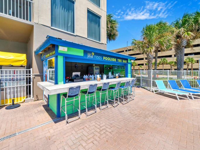 Exterior & Views 2, Tidewater 1802, Bay