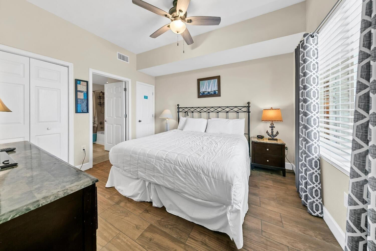 Bedroom 4, Tidewater 2804, Bay