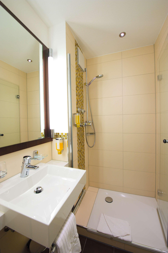 Bathroom 4, Best Western Hotel Kaiserhof, Bonn