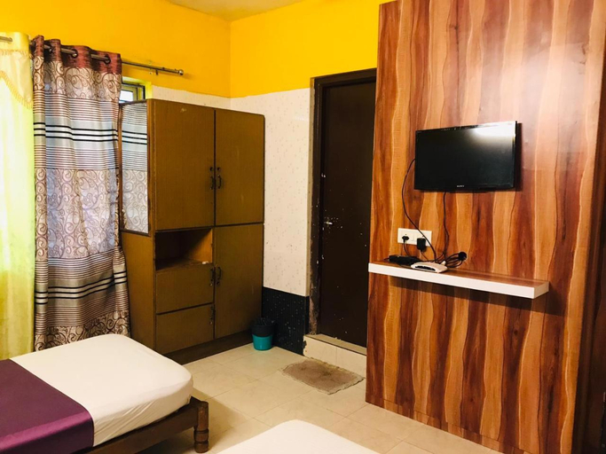 Bedroom 3, Hotel Royal Inn Mangaluru, Dakshina Kannada