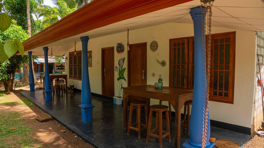 Others 5, Jayanti's, Dambulla