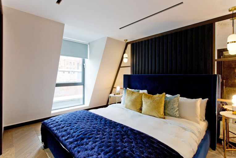 Bedroom, 2-bed Superior Apt 416, London