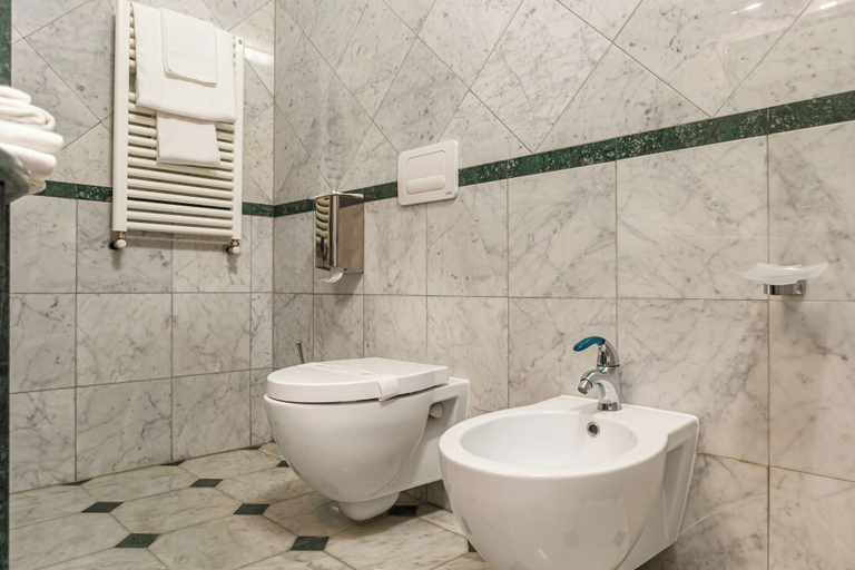Bathroom 5, Hotel Villa Sofia, Viterbo