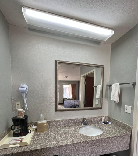 Bathroom 4, Lake Seminole Inn, Jackson