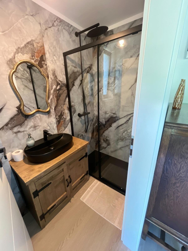 Bathroom 3, Rai Village, Banita