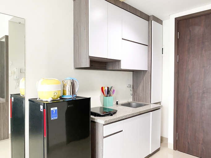 Others 4, Modern Look Studio at LRT City Bekasi Apartment By Travelio, Bekasi
