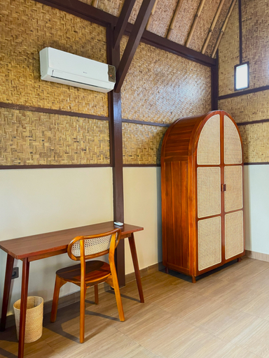 Others 5, Gila House, Lombok
