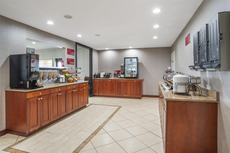 Food & Drinks 5, Best Western Plus Bessemer Hotel & Suites, Jefferson
