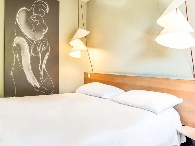 Bedroom 4, ibis Salon-de-Provence South, Bouches-du-Rhône