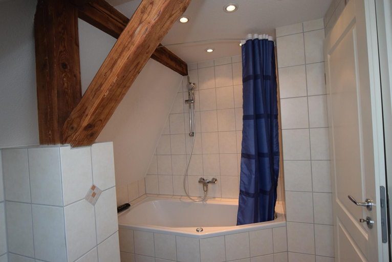 Others 5, Nurtingen Zimmer, Esslingen