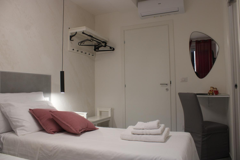 Others 4, Colle Rooms HELIANTHUS, Perugia