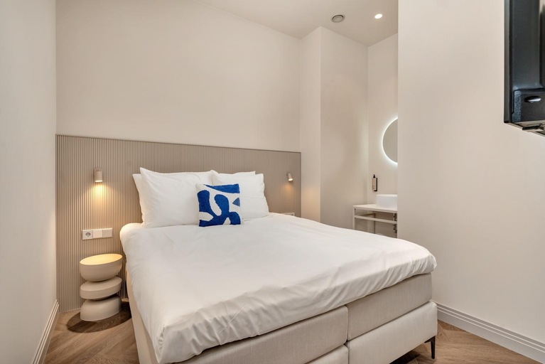 Bedroom 2, Hotel Kobalt, The Hague