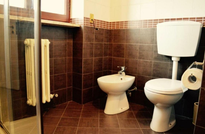 Bathroom 2, Battisti Rooms & Breakfast, Lecce