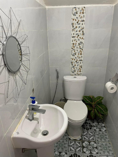 Bathroom 2, Casa Aguelo, Carmen