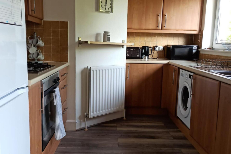Private kitchen 2, 2 Bedroom Apt - Stunning Views, Balcony, Parking, Edinburgh