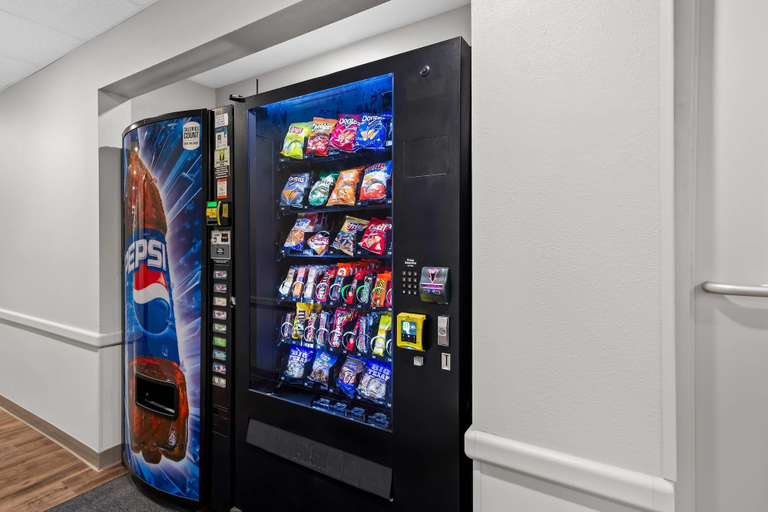 Food & Drinks 5, WoodSpring Suites Richmond Airport, Henrico