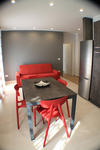 Others 5, Casa del Sole, Syracuse